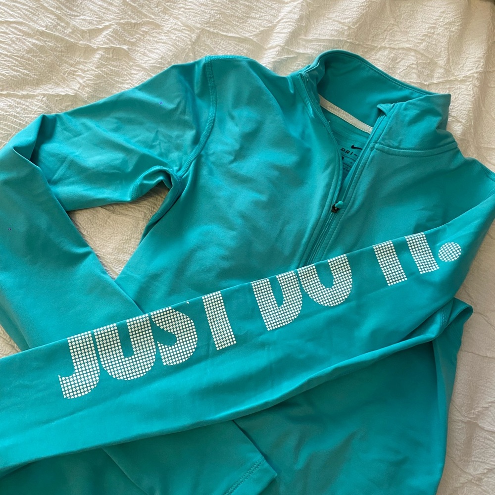 Nike Dri-Fit Half Zip - Picture 5 of 5